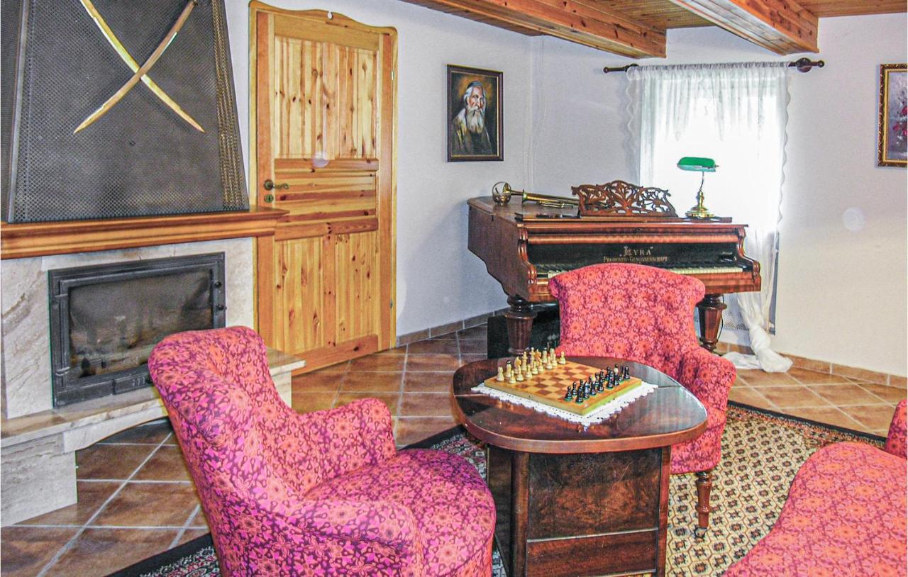 Awesome Home In Pleszew With Wifi Zawidowice Екстер'єр фото