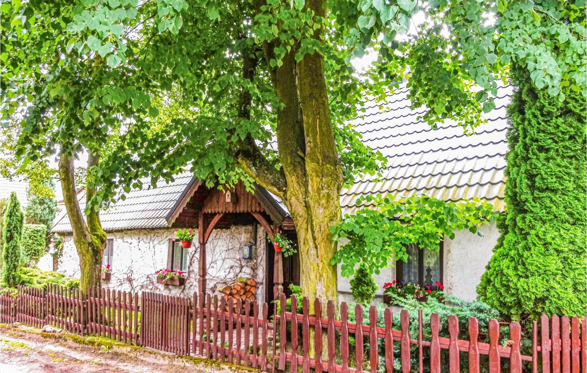 Awesome Home In Pleszew With Wifi Zawidowice Екстер'єр фото
